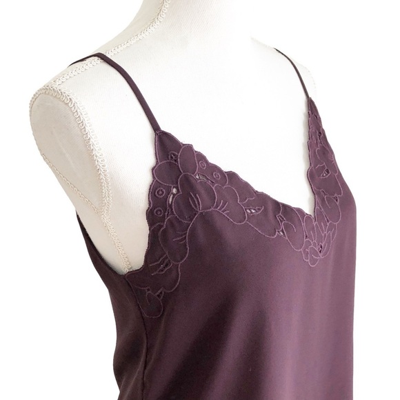 Babaton Aritzia Eggplant Floral Embroidered Cutout V- Neck Cami Size XS - Picture 3 of 15